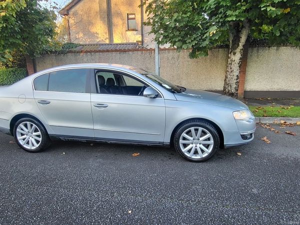 Volkswagen Passat Saloon, Petrol, 2010, Silver