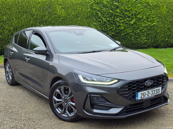Ford Focus Hatchback, Petrol Hybrid, 2025, Grey