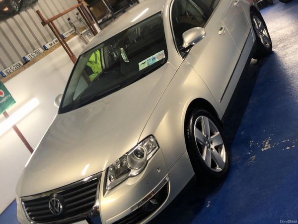 Volkswagen Passat Saloon, Diesel, 2010, Silver