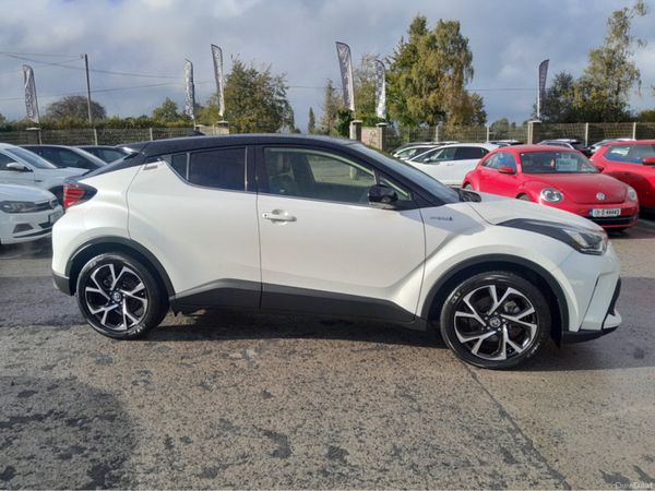 Toyota C-HR SUV, Petrol Hybrid, 2019, White