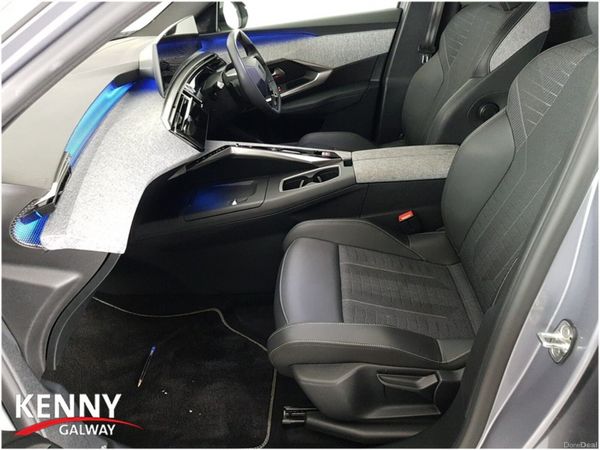 Peugeot 5008 Hatchback, Electric, 2026, Blue