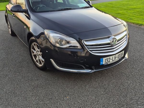 Vauxhall Insignia Hatchback, Diesel, 2013, Black