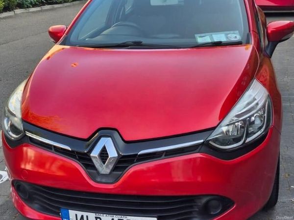 Renault Clio Hatchback, Petrol, 2014, Red