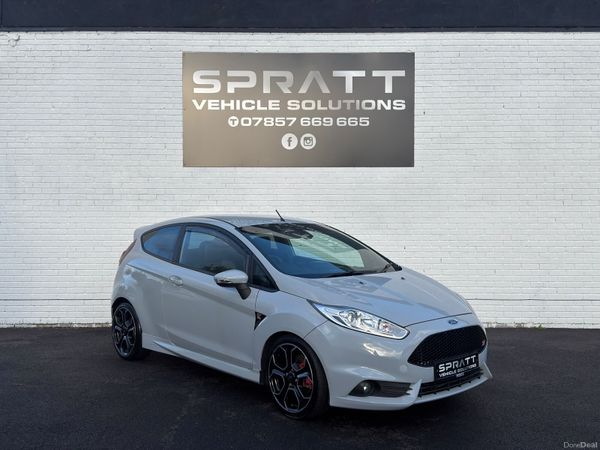Ford Fiesta Hatchback, Petrol, 2017, Grey