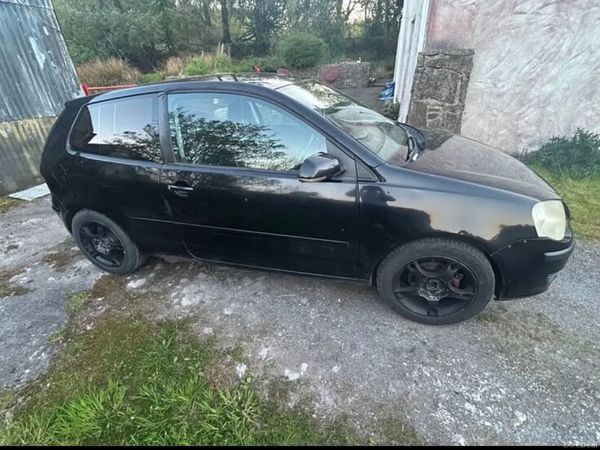 Volkswagen Polo Hatchback, Petrol, 2007, Black