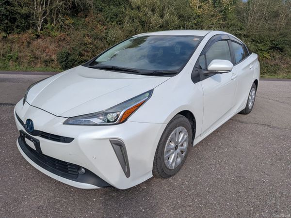 Toyota Prius Hatchback, Petrol Hybrid, 2021, White