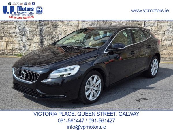 Volvo V40 Hatchback, Petrol, 2020, Black