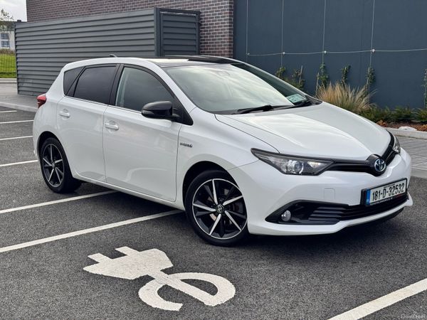 Toyota Auris MPV, Petrol Hybrid, 2018, White