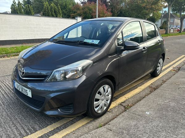 Toyota Yaris Hatchback, Petrol, 2011, Grey