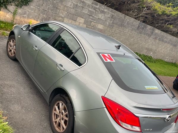 Opel Insignia Hatchback, Diesel, 2010, Silver