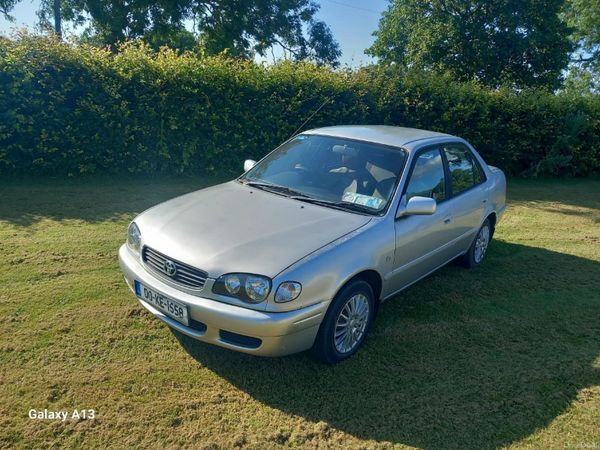 Toyota Corolla Saloon, Petrol, 2000, Silver