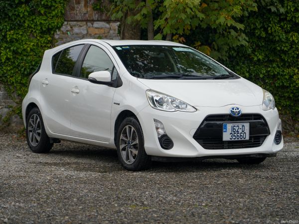 Toyota Aqua Hatchback, Petrol Hybrid, 2016, White