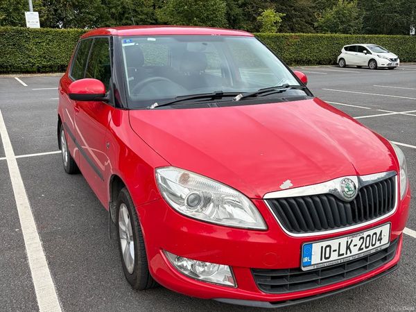 Skoda Fabia Hatchback, Petrol, 2010, Red