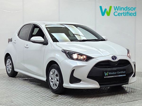 Toyota Yaris Hatchback, Petrol Hybrid, 2023, White
