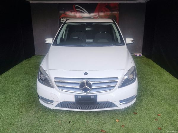 Mercedes-Benz B-Class Hatchback, Petrol, 2014, White
