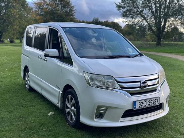 Nissan Serena MPV, Petrol Hybrid, 2013, White
