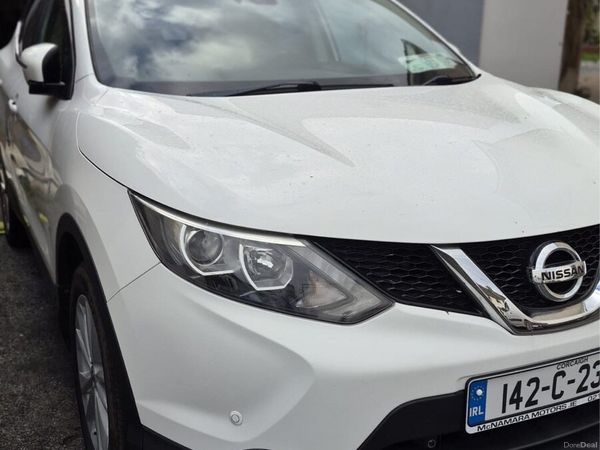 Nissan Qashqai Hatchback, Diesel, 2014, White
