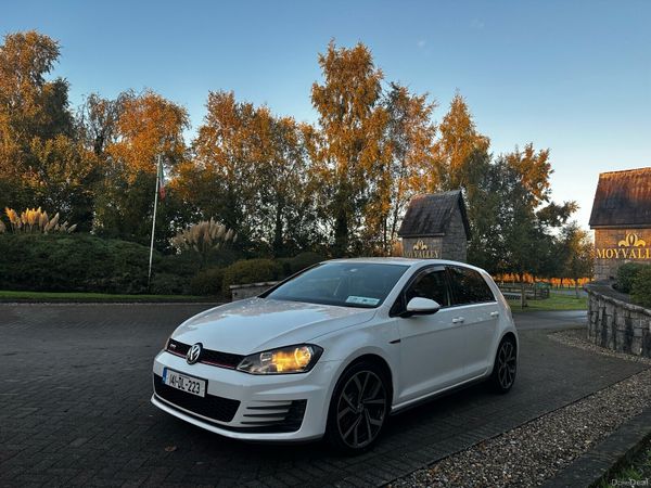 Volkswagen Golf Estate, Petrol, 2014, White
