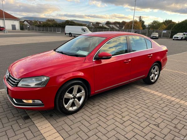 Volkswagen Passat Saloon, Diesel, 2011, Red