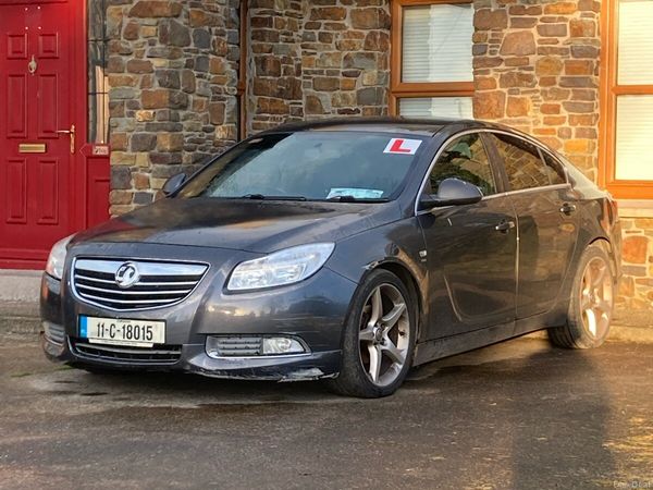 Vauxhall Insignia Hatchback, Diesel, 2011, Grey