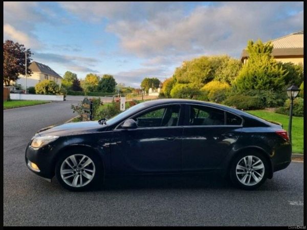 Vauxhall Insignia Hatchback, Diesel, 2012, Black