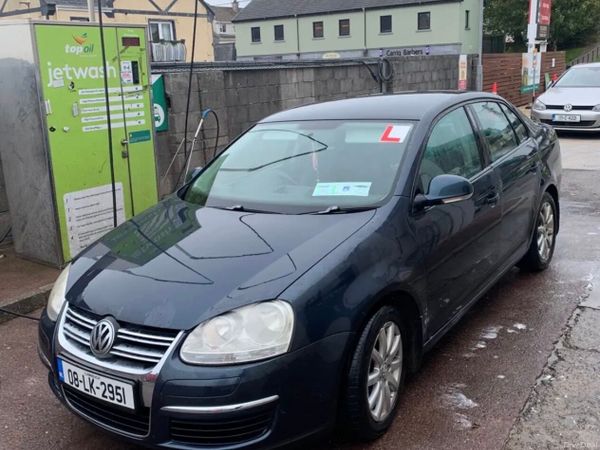 Volkswagen Jetta Saloon, Petrol, 2008, Blue