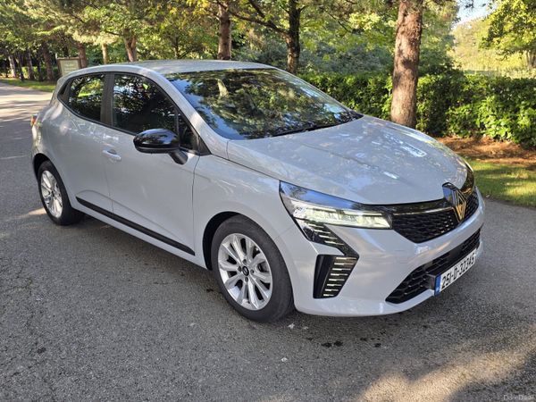 Renault Clio Hatchback, Petrol, 2025, Grey