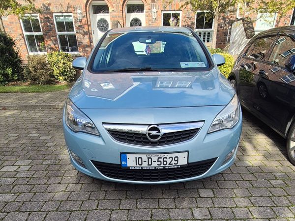 Opel Astra Hatchback, Diesel, 2010, White