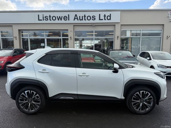 Toyota Yaris Cross SUV, Petrol Hybrid, 2023, White