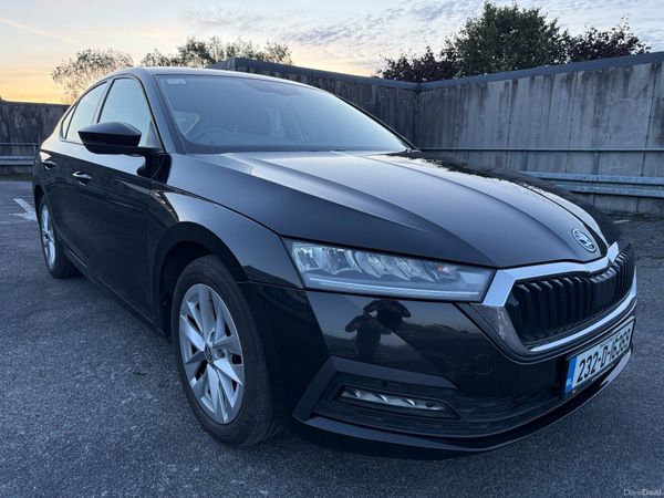 Skoda Octavia Saloon, Diesel, 2023, Black