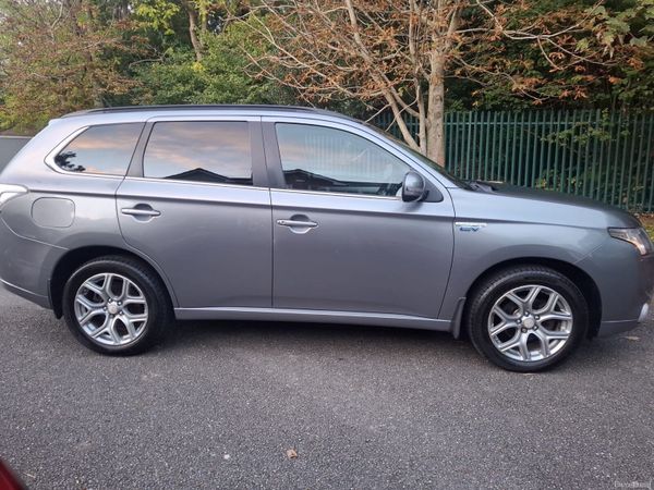Mitsubishi Outlander SUV, Petrol Plug-in Hybrid, 2014, Grey