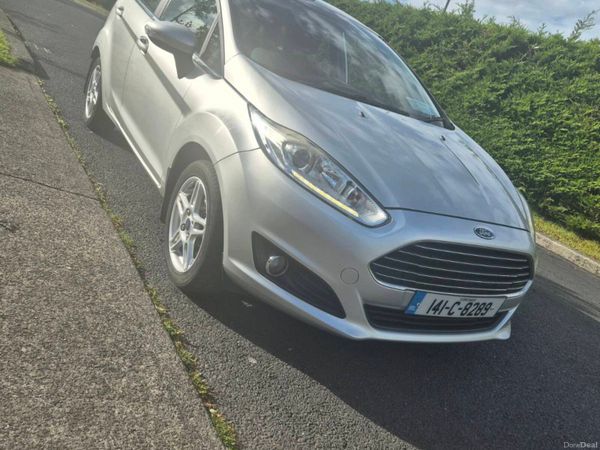 Ford Fiesta Hatchback, Petrol, 2014, Silver