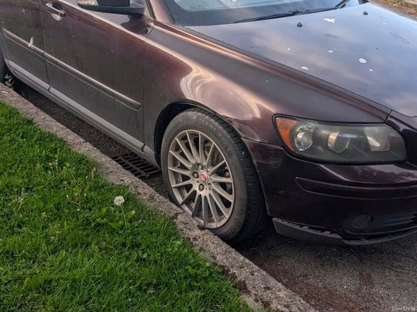 Volvo S40 Saloon, Diesel, 2007, Purple
