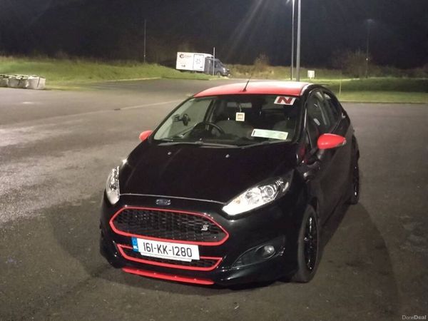 Ford Fiesta Hatchback, Petrol, 2016, Black