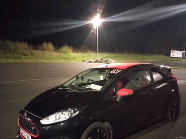 Ford Fiesta Hatchback, Petrol, 2016, Black