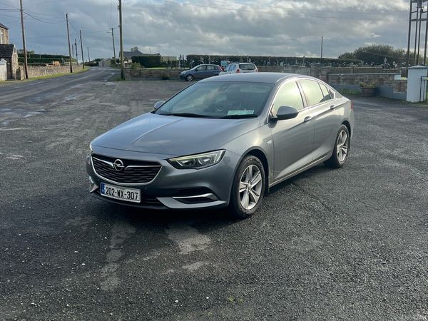 Opel Insignia Hatchback, Diesel, 2020, Grey