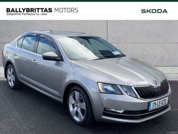 Skoda Octavia Saloon, Diesel, 2017, Beige