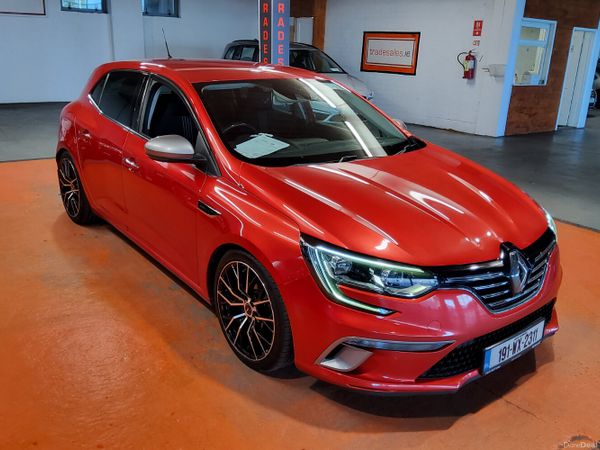 Renault Megane Hatchback, Petrol, 2019, Red