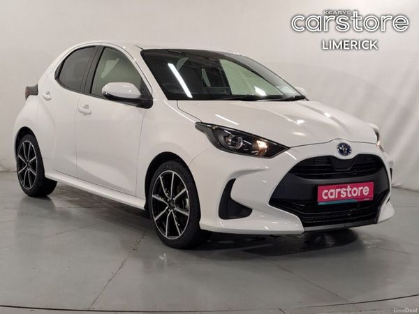 Toyota Yaris Hatchback, Petrol Hybrid, 2023, White