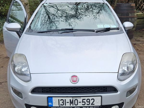 Fiat Punto Hatchback, Petrol, 2013, Grey