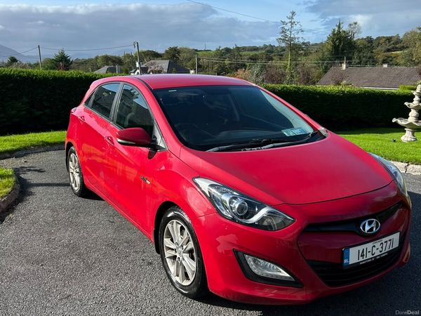 Hyundai i30 Hatchback, Diesel, 2014, Red