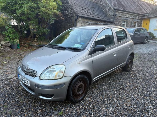 Toyota Yaris Hatchback, Petrol, 2005, Grey