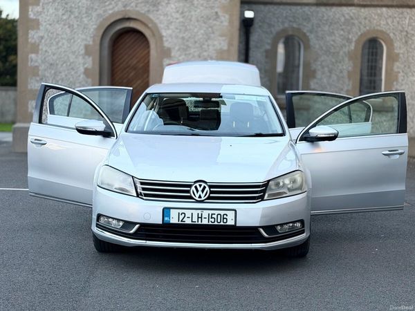 Volkswagen Passat Saloon, Diesel, 2012, Silver