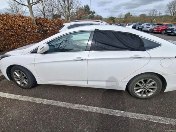 Hyundai i40 Saloon, Diesel, 2016, White
