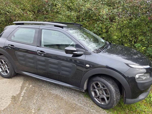 Citroen C4 Hatchback, Petrol, 2015, Black