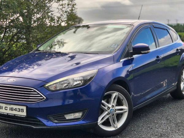 Ford Focus Hatchback, Petrol, 2016, Blue