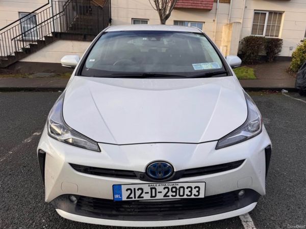 Toyota Prius Hatchback, Petrol Hybrid, 2021, White