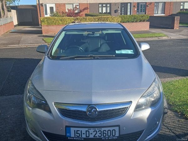 Opel Astra Hatchback, Diesel, 2015, Silver