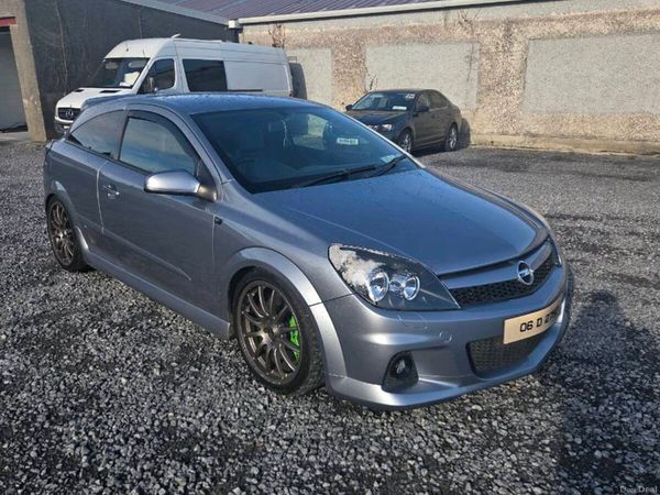 Opel Astra Hatchback, Petrol, 2006, Silver