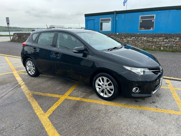 Toyota Auris Hatchback, Diesel, 2014, Black